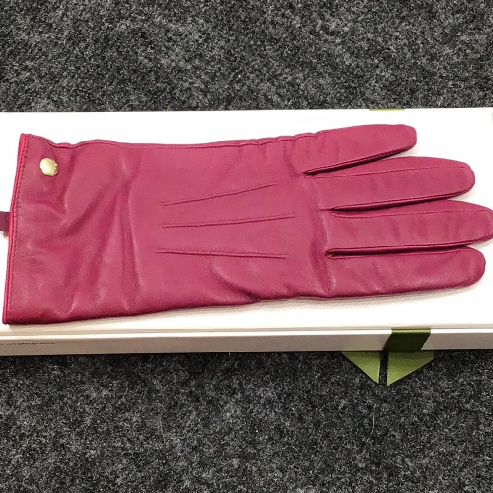 Elma violet lamb skin leather gloves with cashmere lining